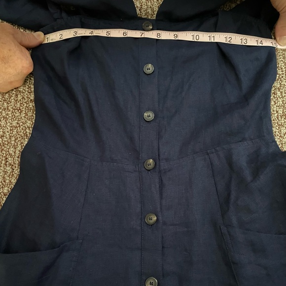 Reformation Landry Dress in Navy. Size: 4 - Picture 8 of 8